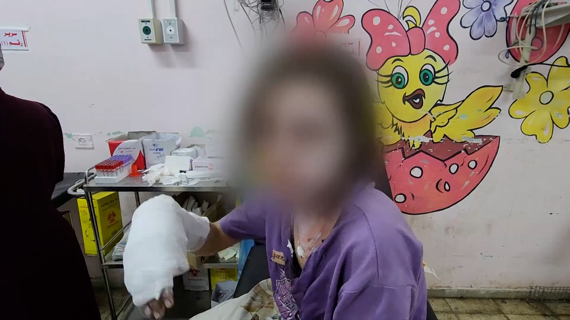 طفلة تروي شهادتها بعد احتراق عائلتها في قصف إسرائيلي لمستشفى مهدي بغزة - زاجل أخبار